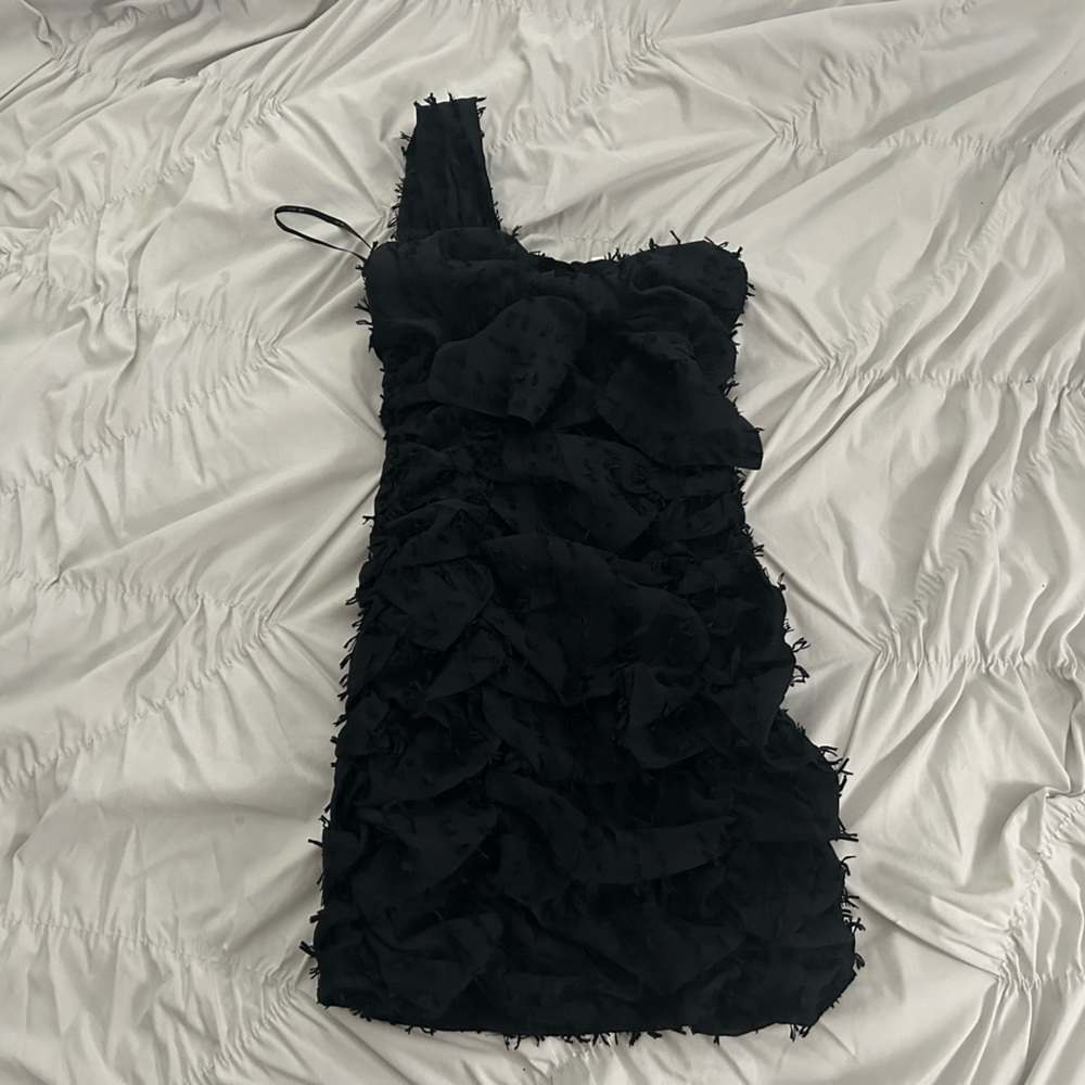 Black bodycon dress